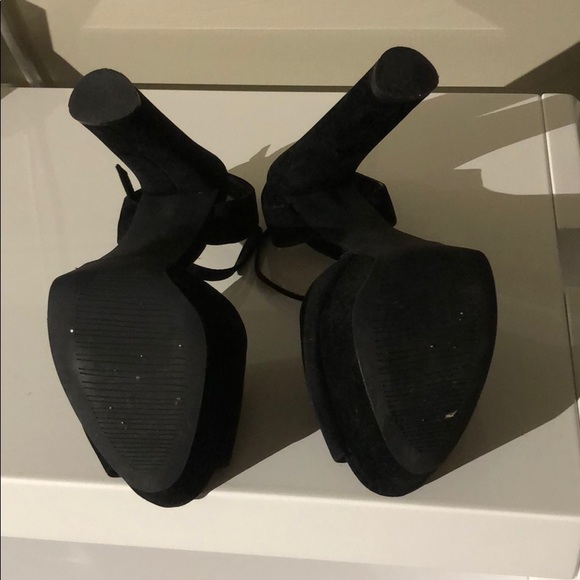 Black heels - Picture 4 of 4